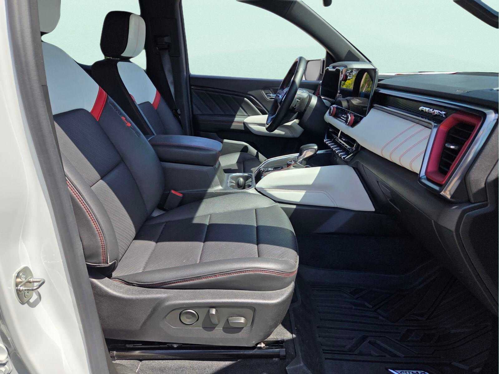 2023 GMC Canyon 4WD AT4X