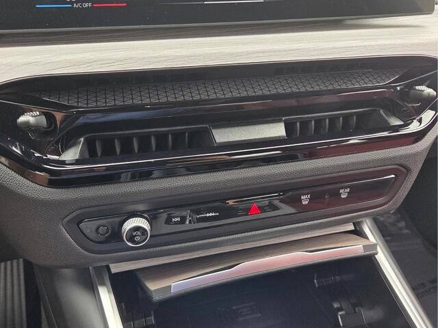 2026 BMW 230i 230i