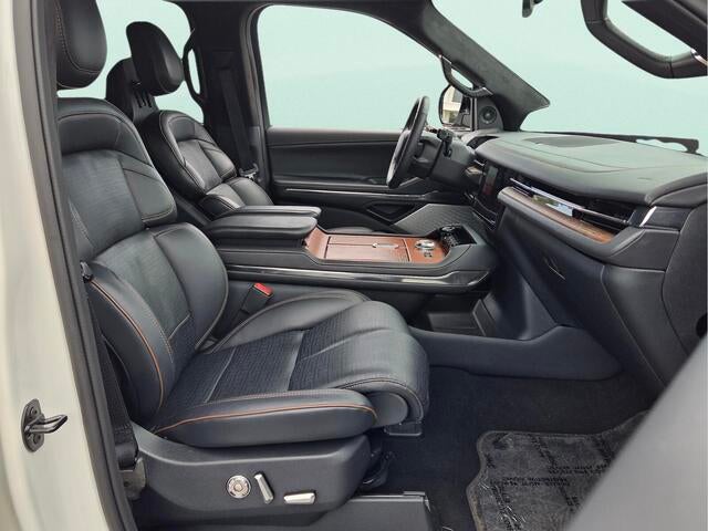 2025 Lincoln Navigator L Black Label