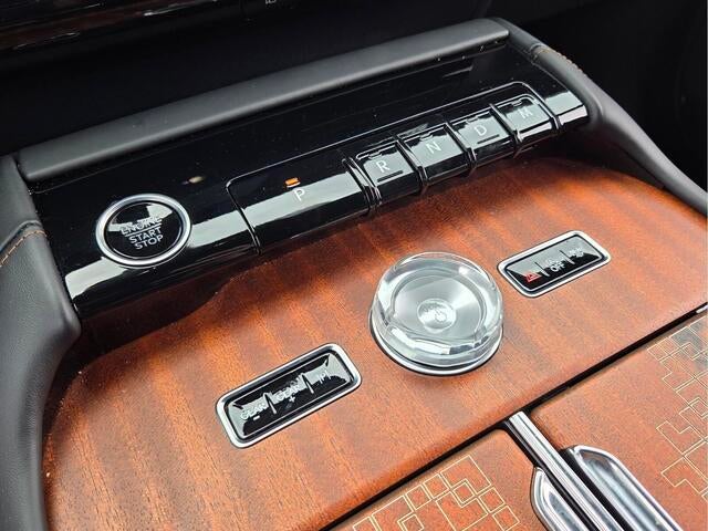 2025 Lincoln Navigator L Black Label