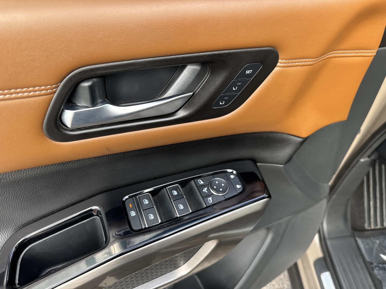 2023 Nissan Pathfinder Platinum