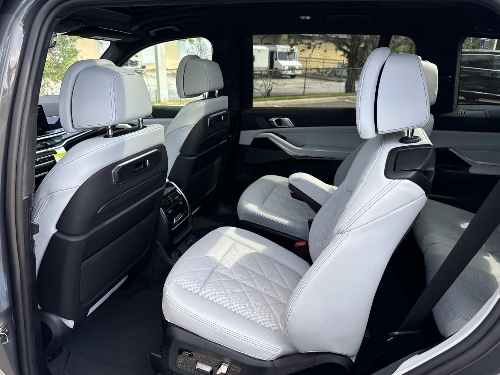 2026 BMW X7 xDrive40i xDrive40i