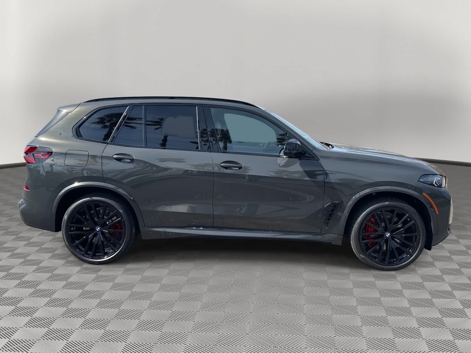 2026 BMW X5 M60i M60i