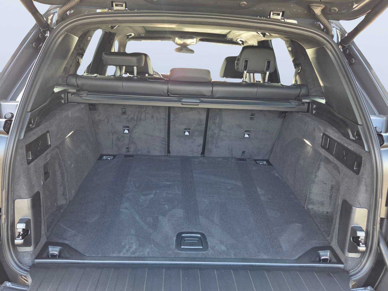 2026 BMW X5 M60i M60i