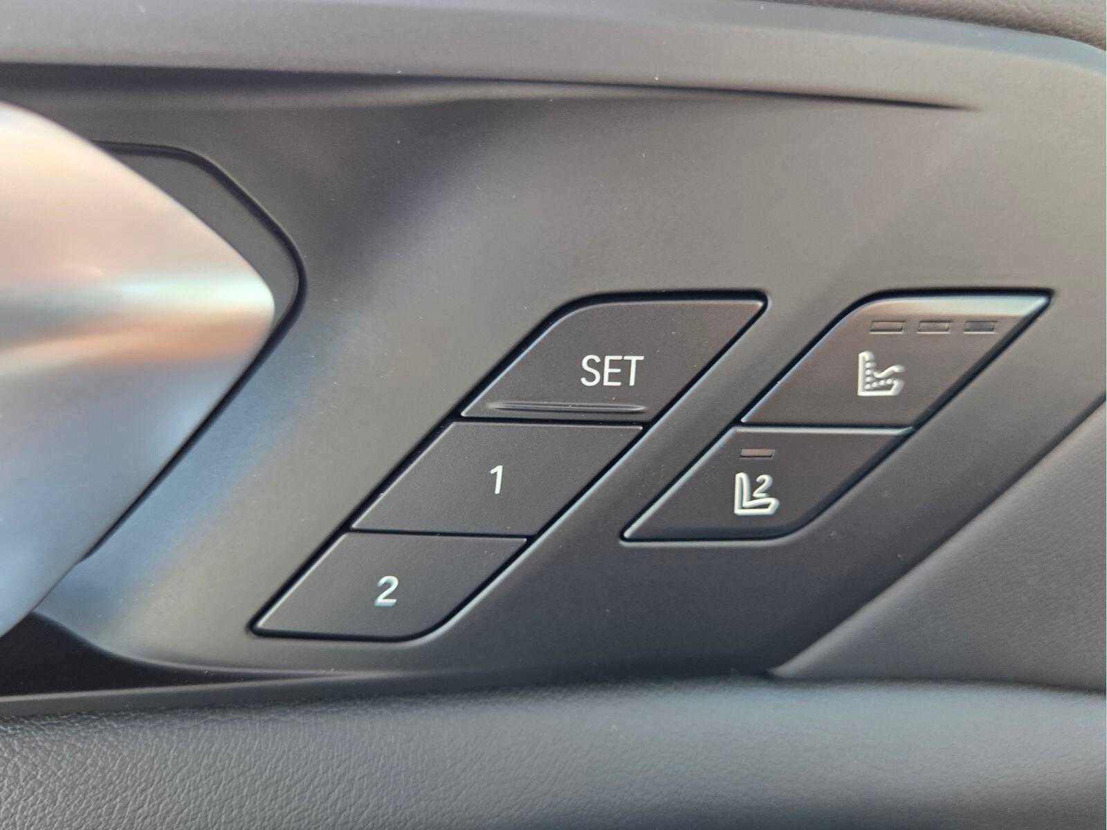 2026 BMW X5 M60i M60i