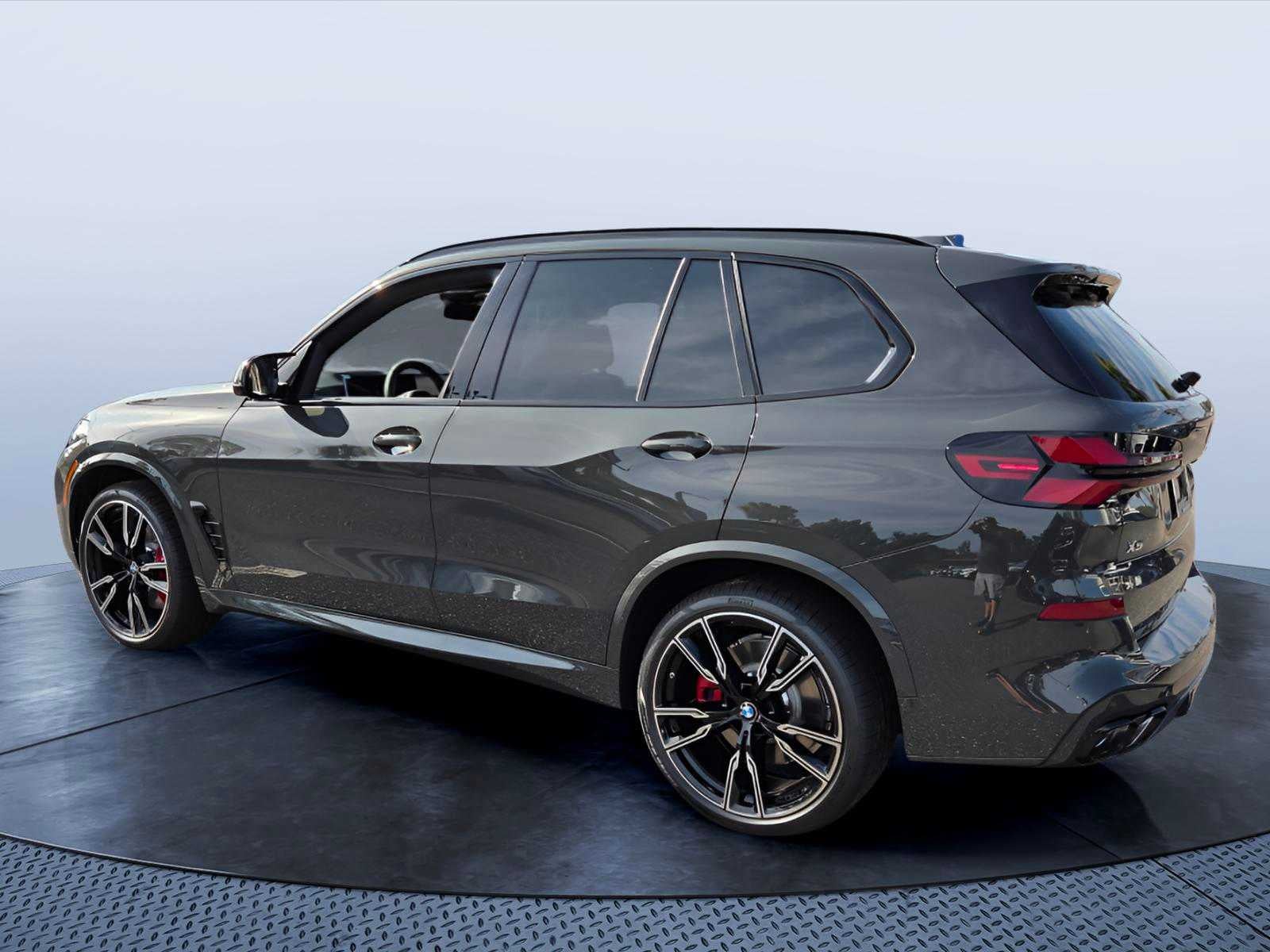 2026 BMW X5 M60i M60i