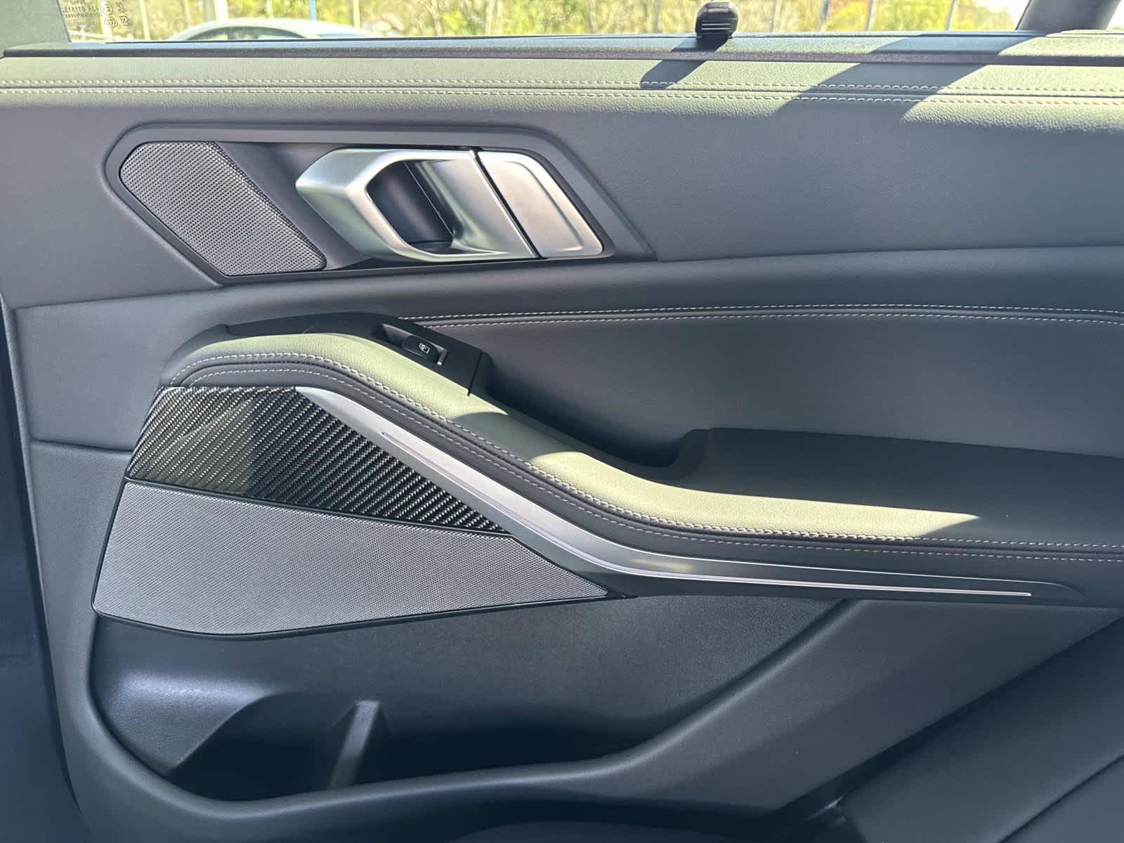 2026 BMW X5 M60i M60i