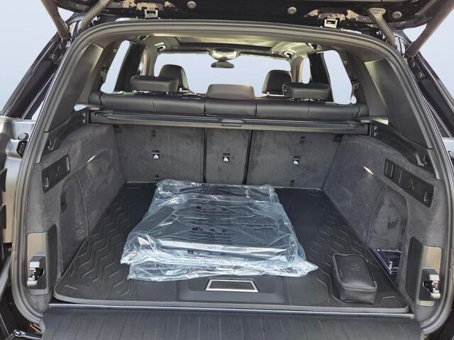 2026 BMW X5 M60i M60i