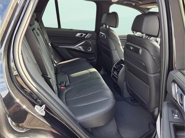 2026 BMW X5 M60i M60i