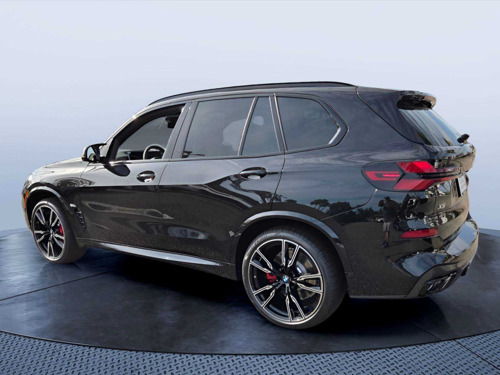 2026 BMW X5 M60i M60i