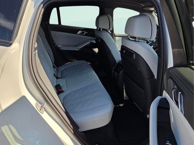 2027 BMW X6 xDrive40i xDrive40i