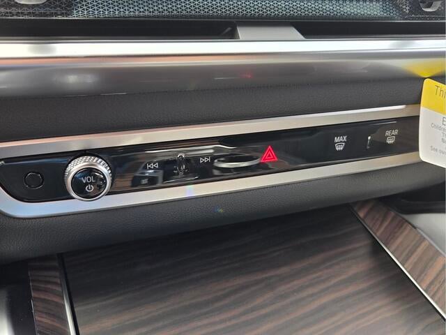 2027 BMW X6 xDrive40i xDrive40i