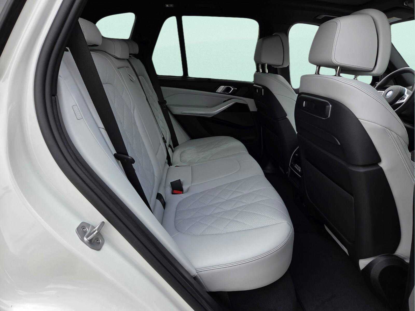 2026 BMW X5 xDrive50e xDrive50e