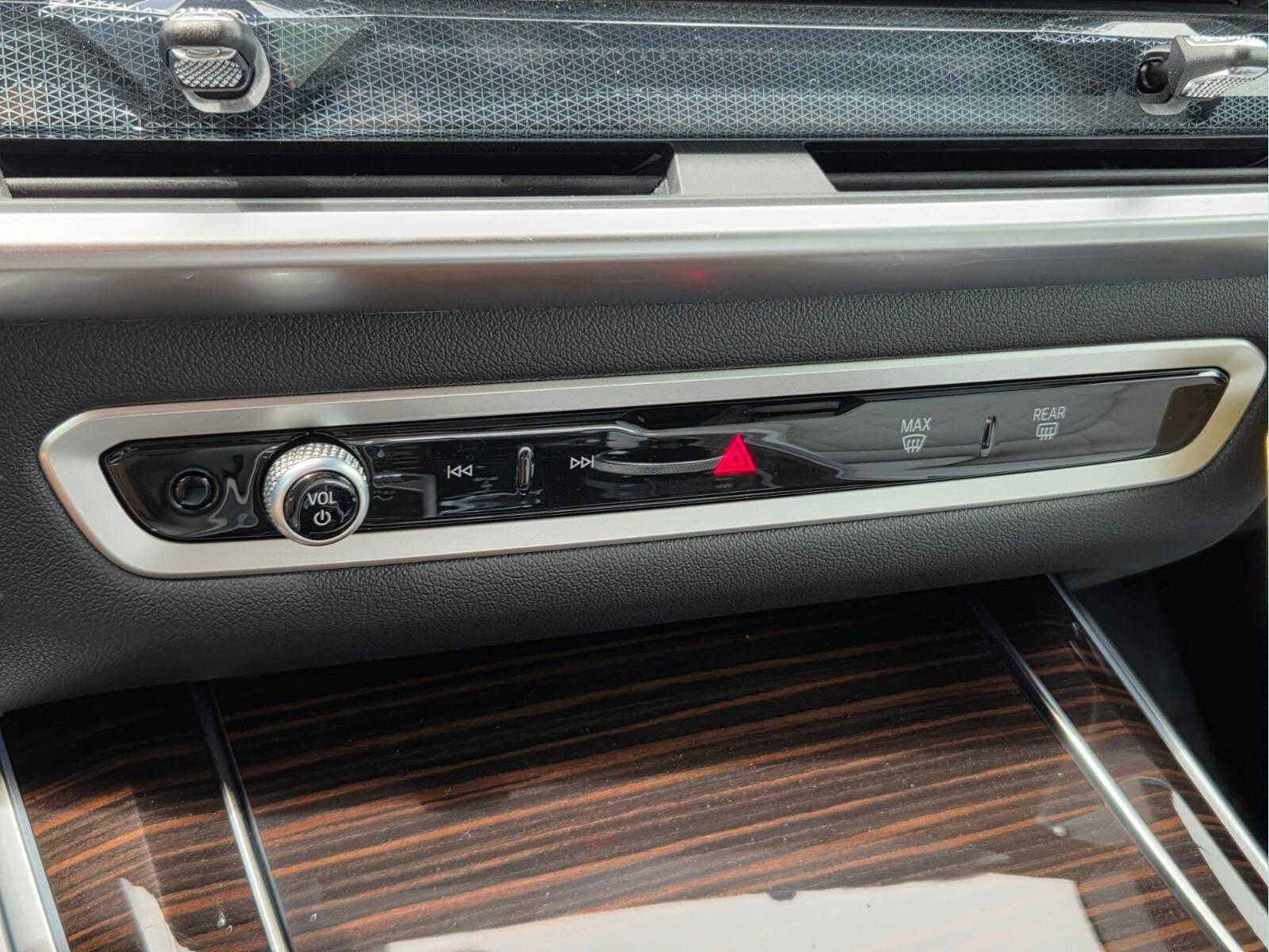 2026 BMW X5 xDrive50e xDrive50e