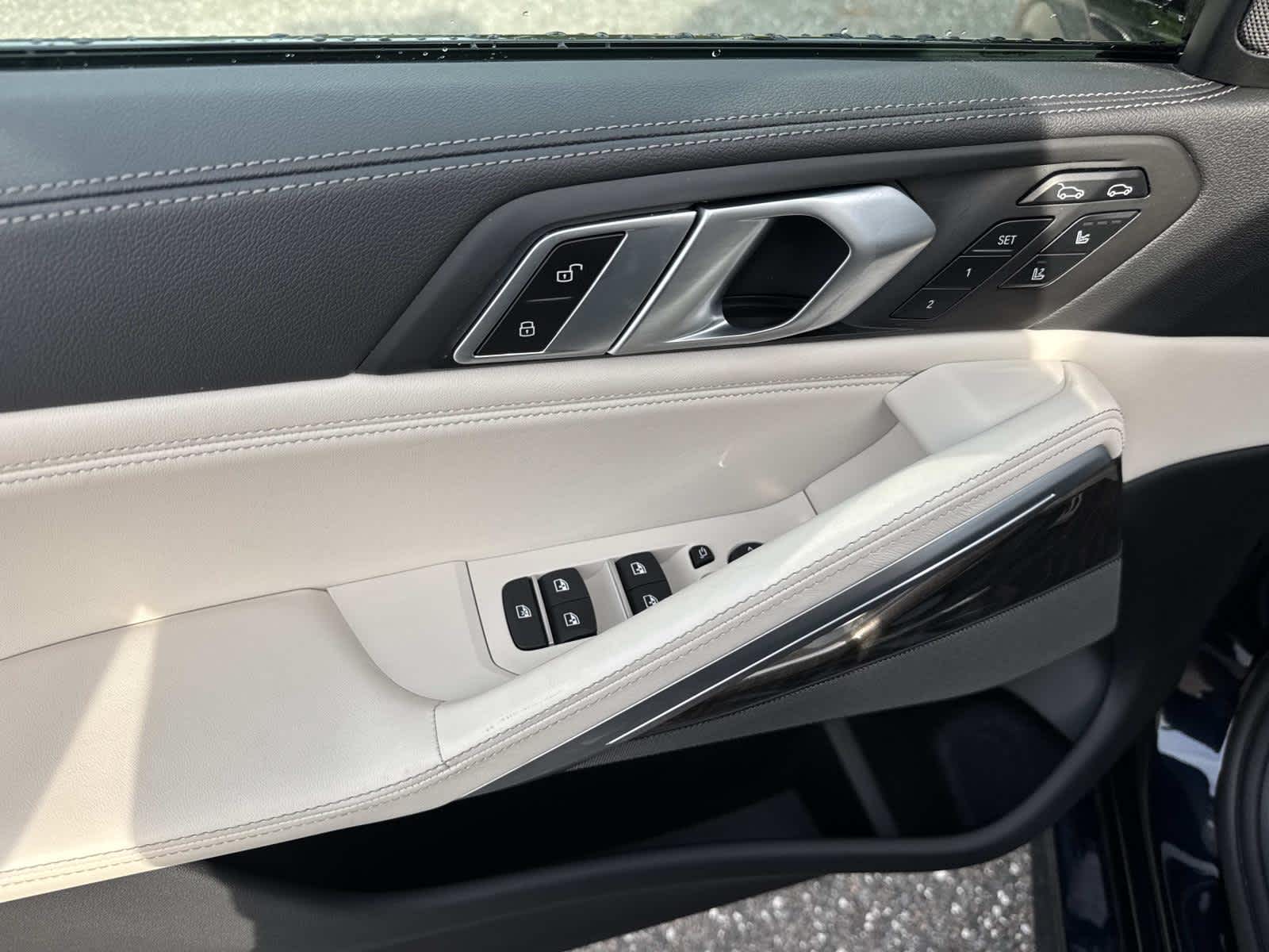 2023 BMW X6 xDrive40i xDrive40i