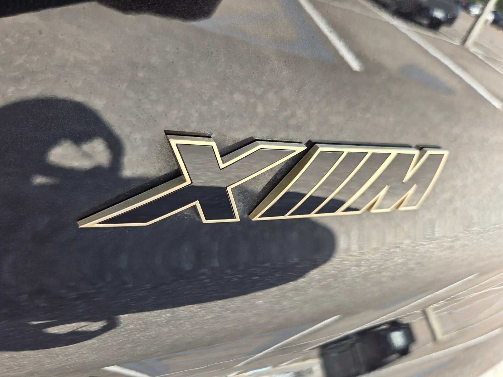 2023 BMW XM Base