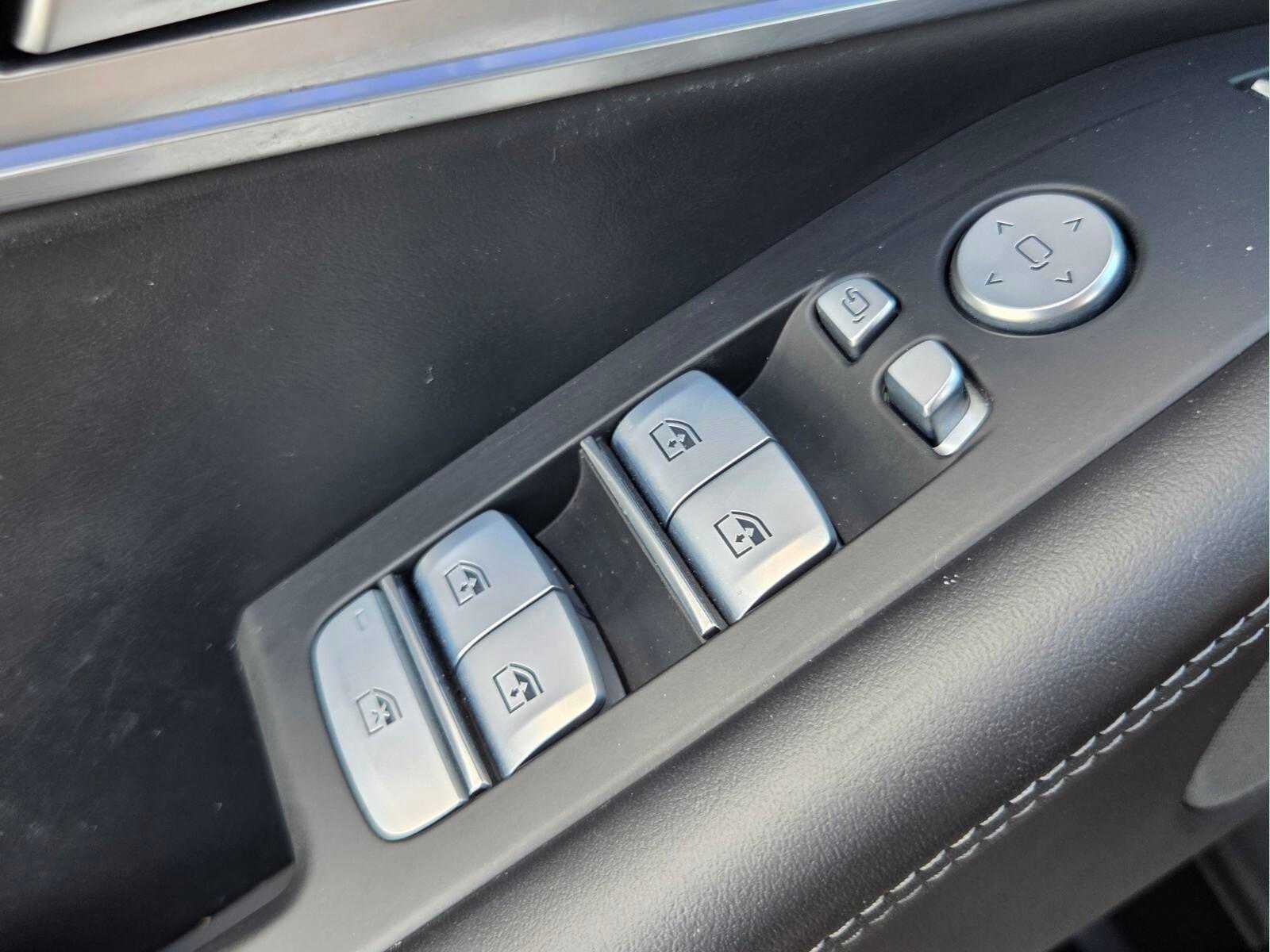 2023 BMW XM Base