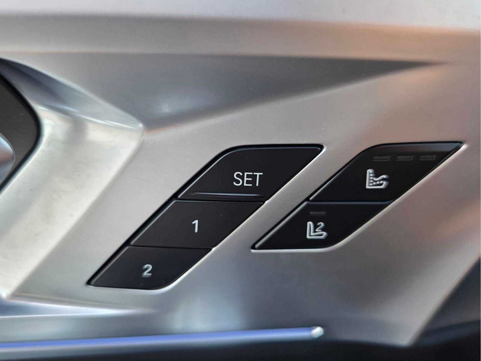 2023 BMW XM Base