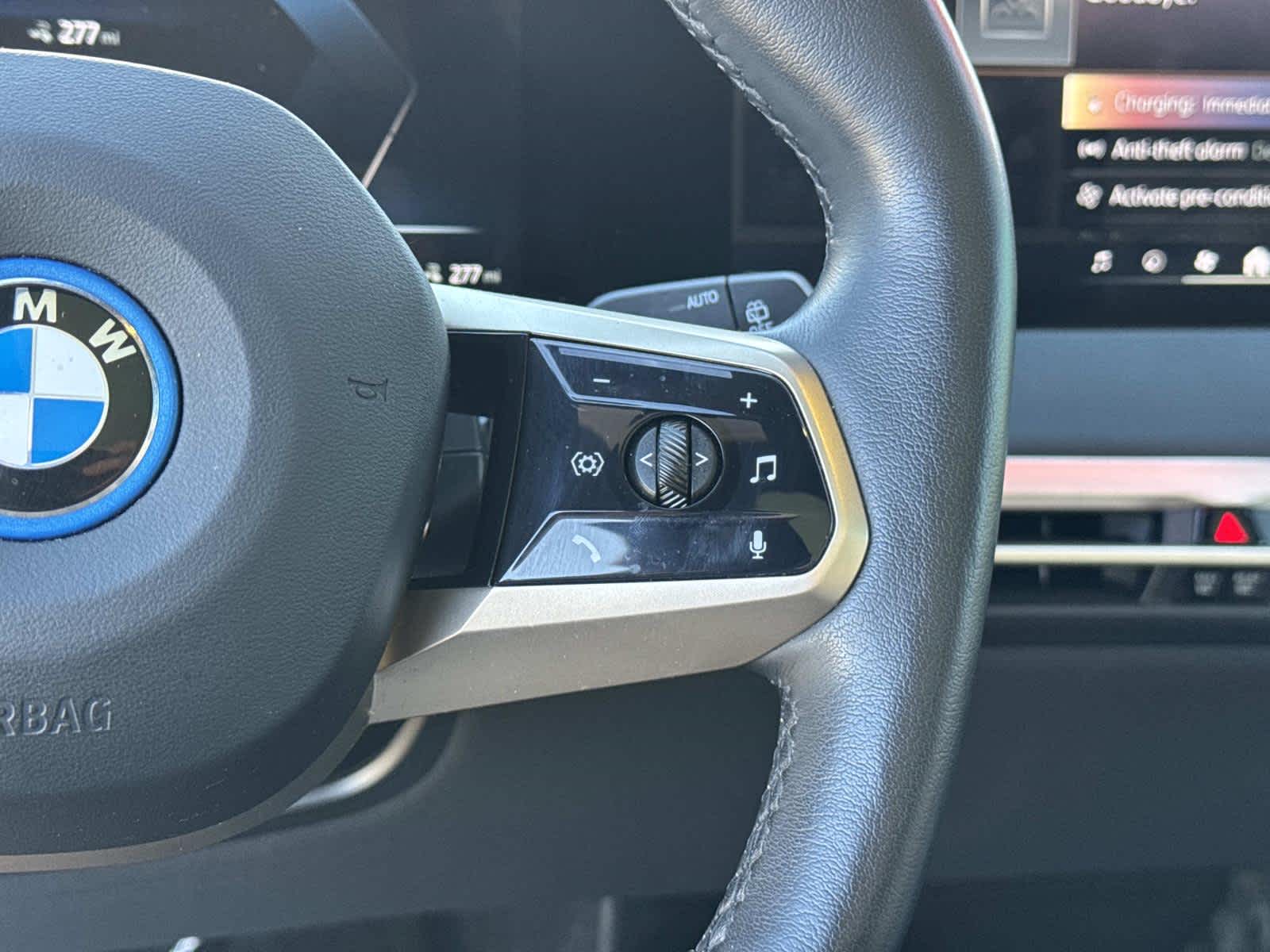 2025 BMW iX xDrive50