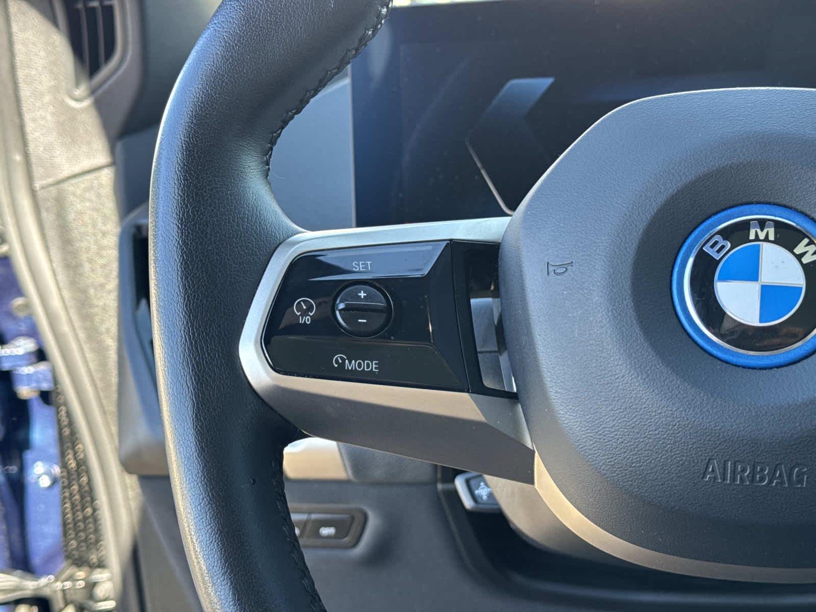 2025 BMW iX xDrive50