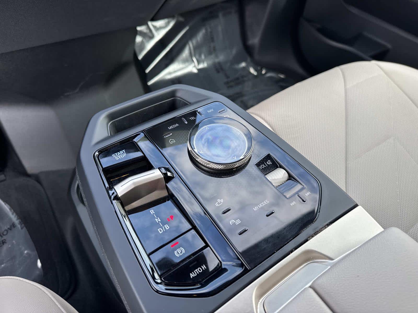 2025 BMW iX xDrive50