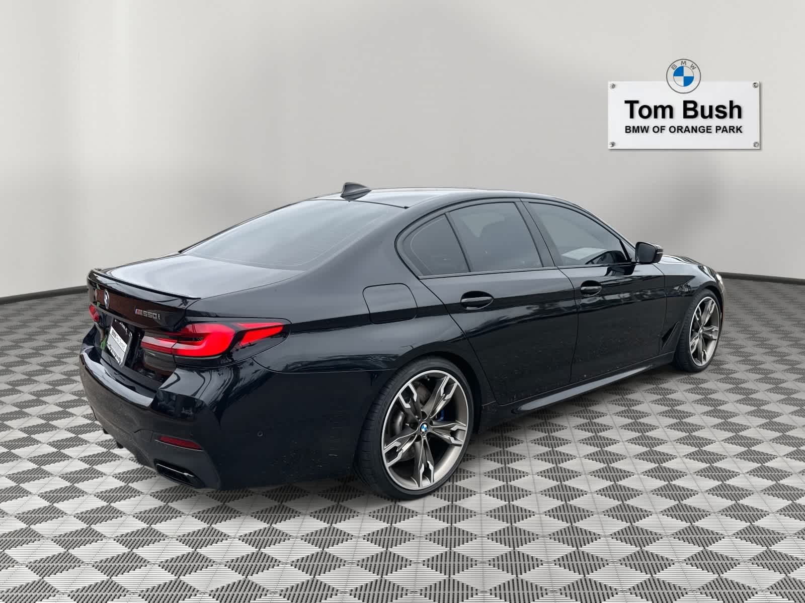 2021 BMW 5 Series M550i xDrive