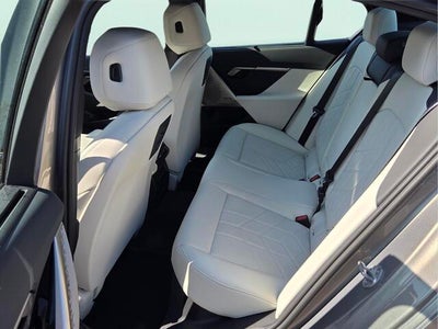 2027 BMW 550e xDrive 550e xDrive