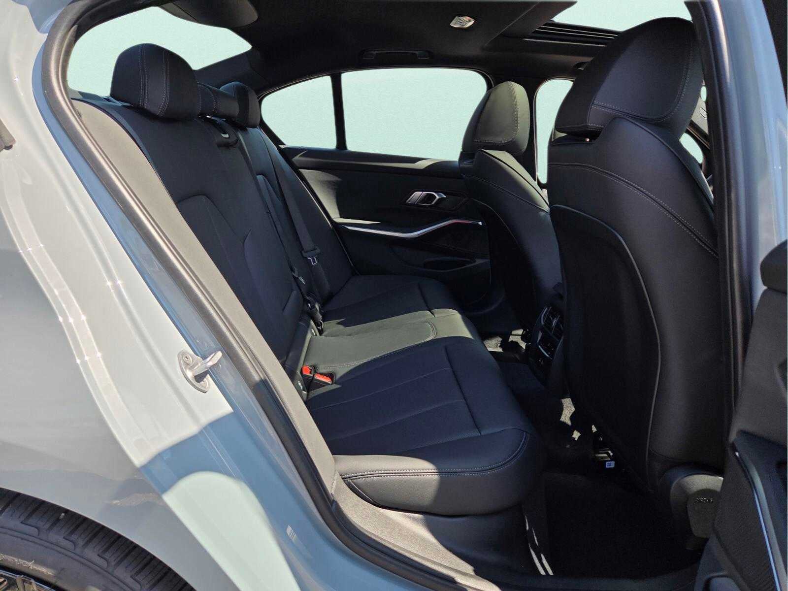 2026 BMW 330i 330i