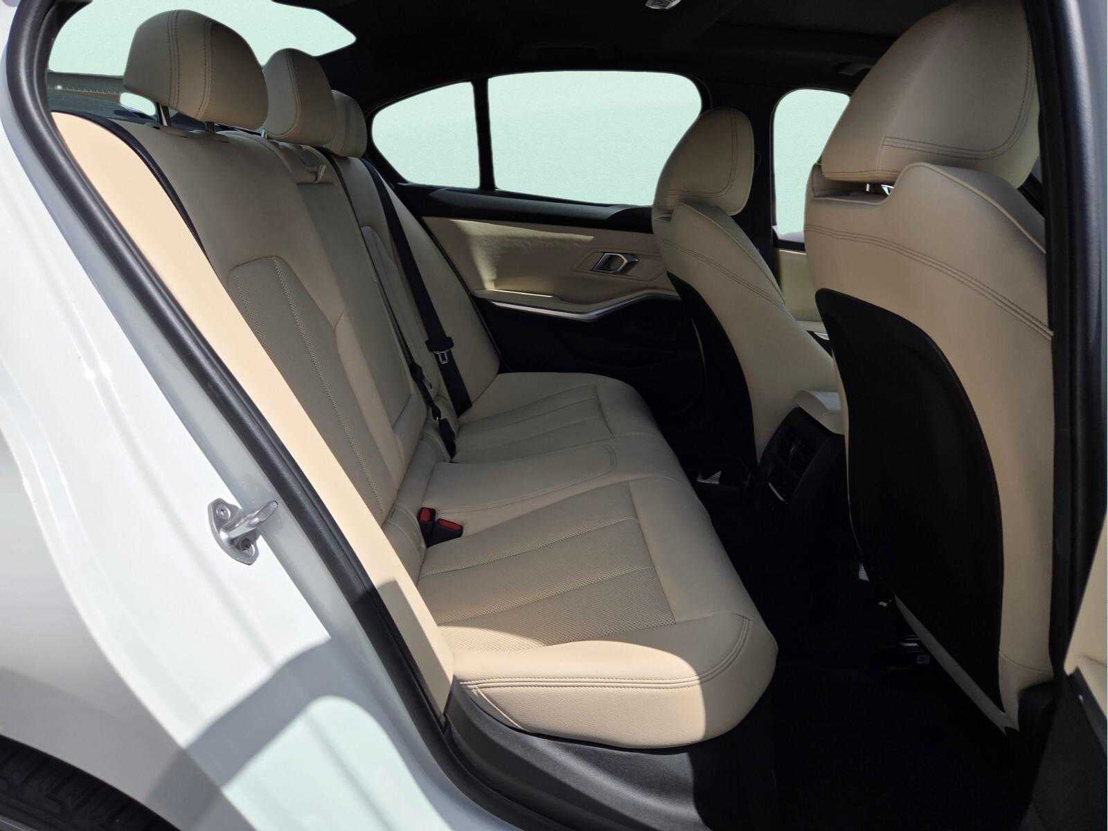 2026 BMW 330i 330i