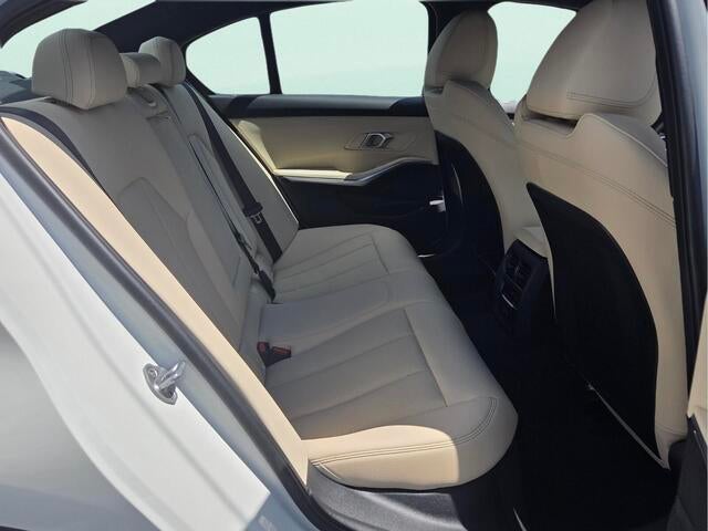 2026 BMW 330i 330i