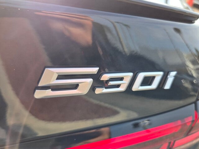 2027 BMW 530i 530i