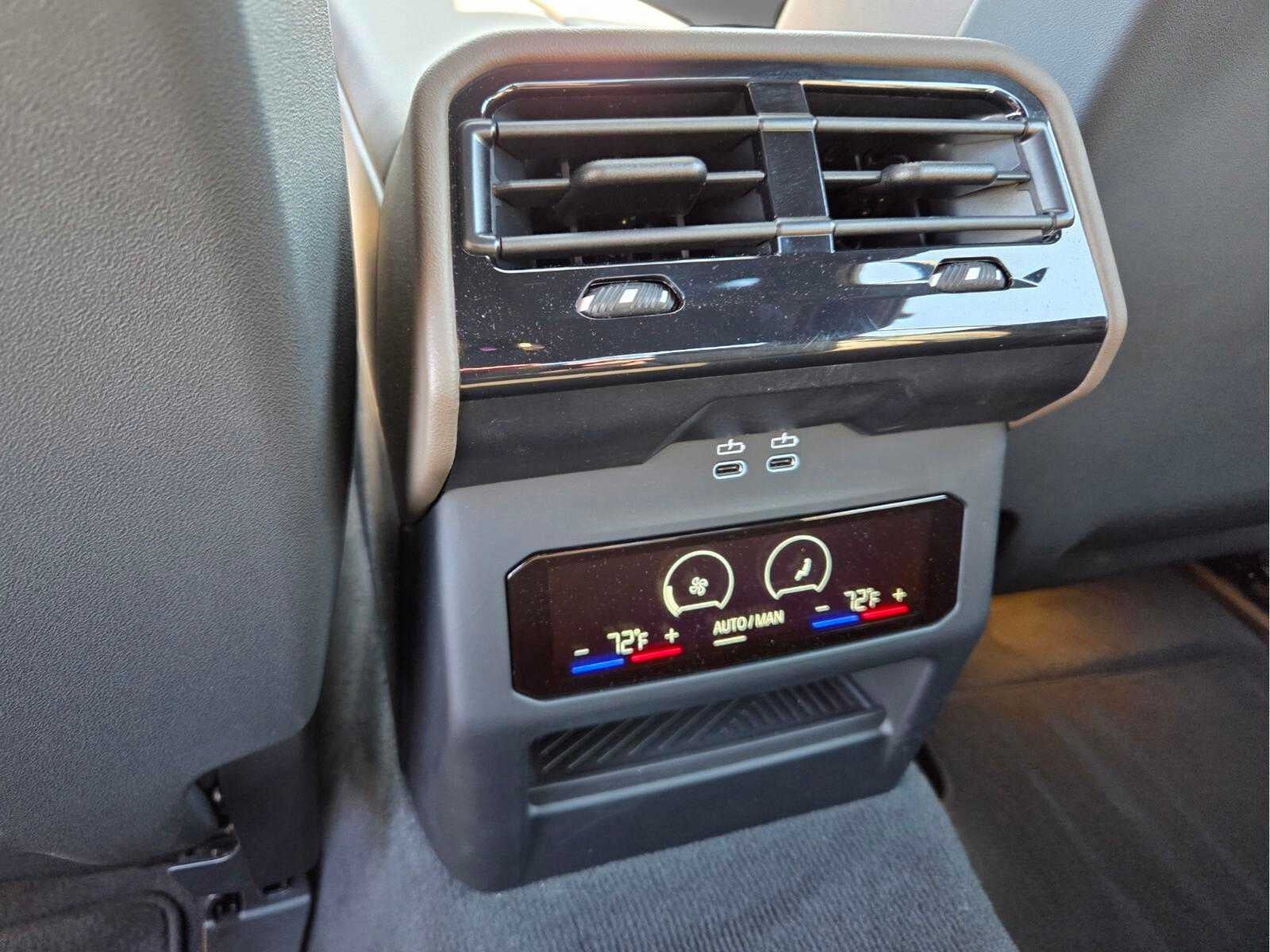 2026 BMW 530i 530i