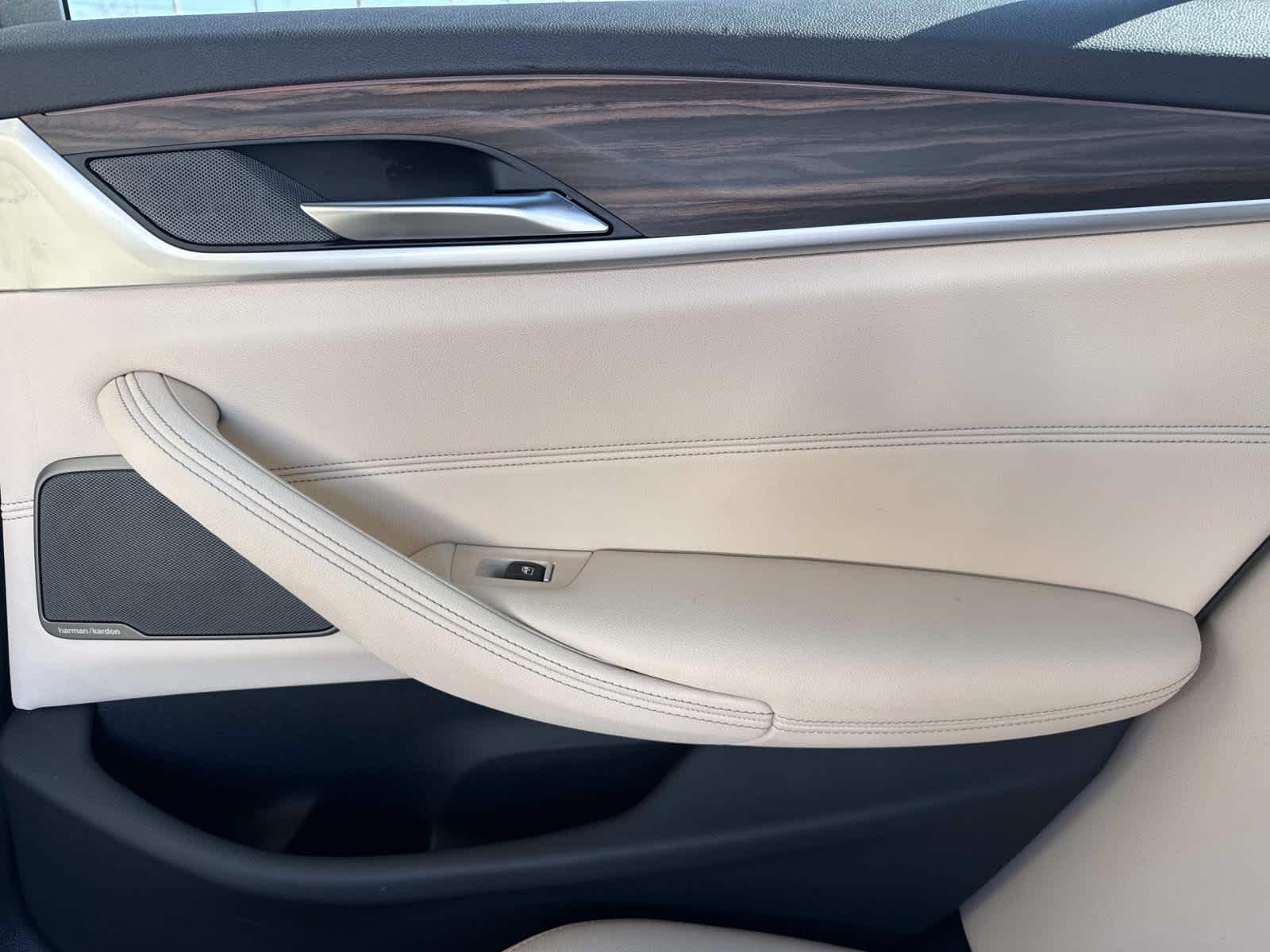 2023 BMW 5 Series 530i