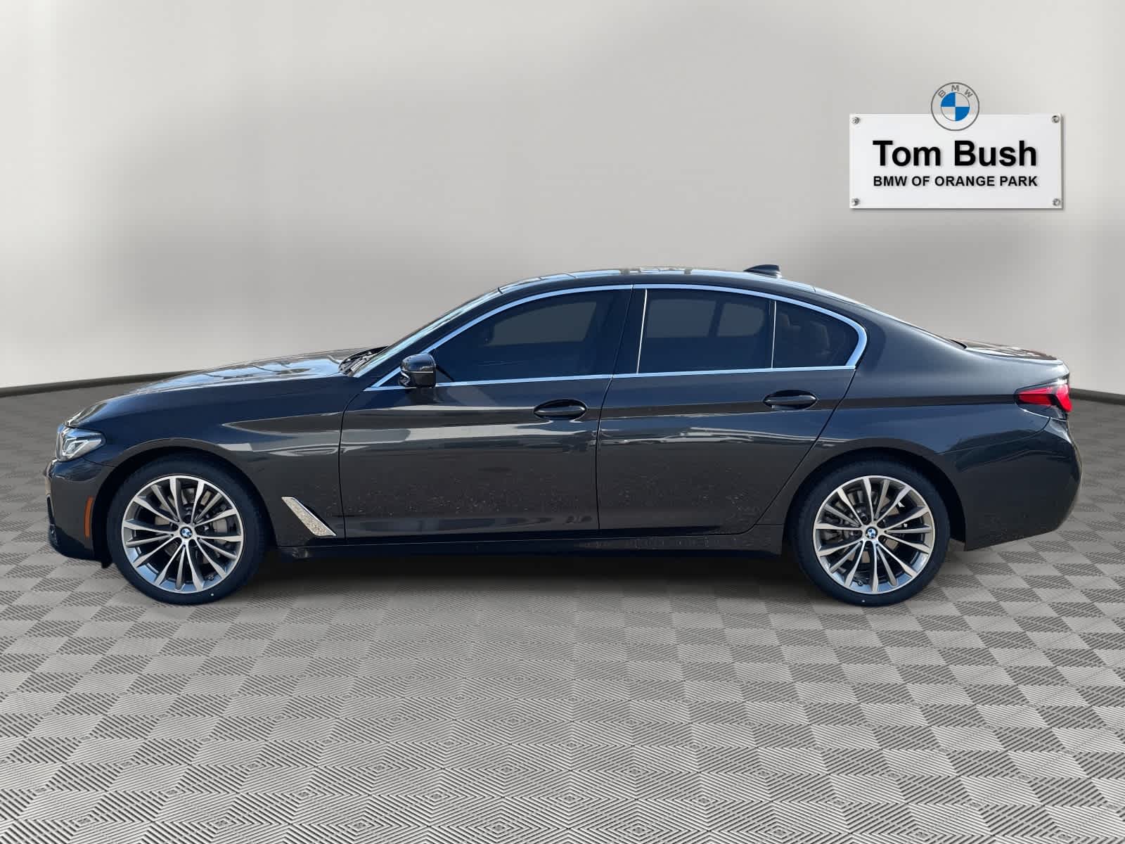 2023 BMW 5 Series 530i