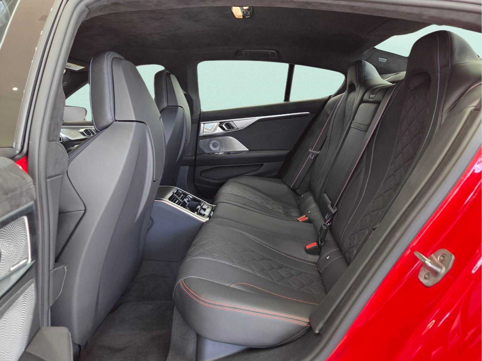 2026 BMW M850i xDrive M850i