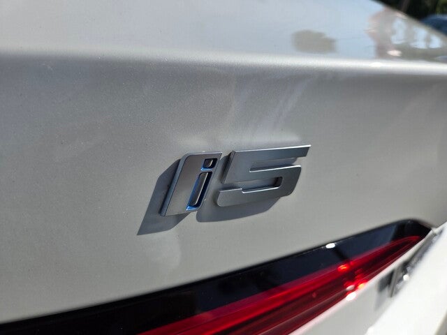 2025 BMW i5 xDrive40