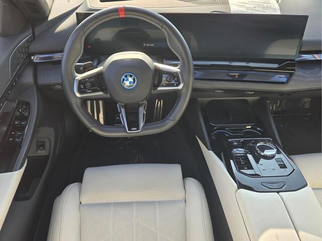 2025 BMW i5 M60