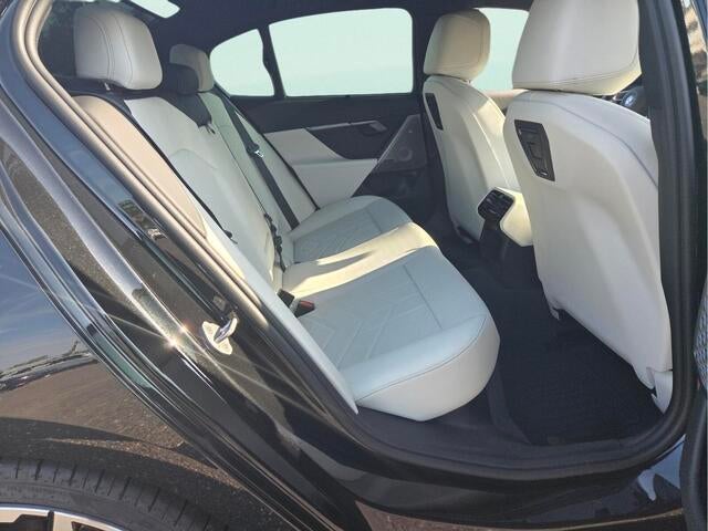 2025 BMW i5 M60