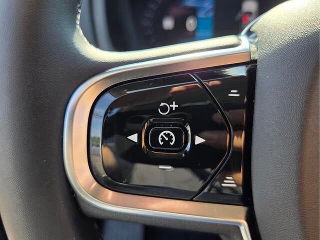 2024 Volvo XC90 Ultimate Bright Theme