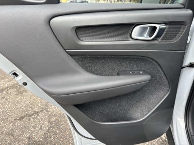 2020 Volvo XC40 R-Design