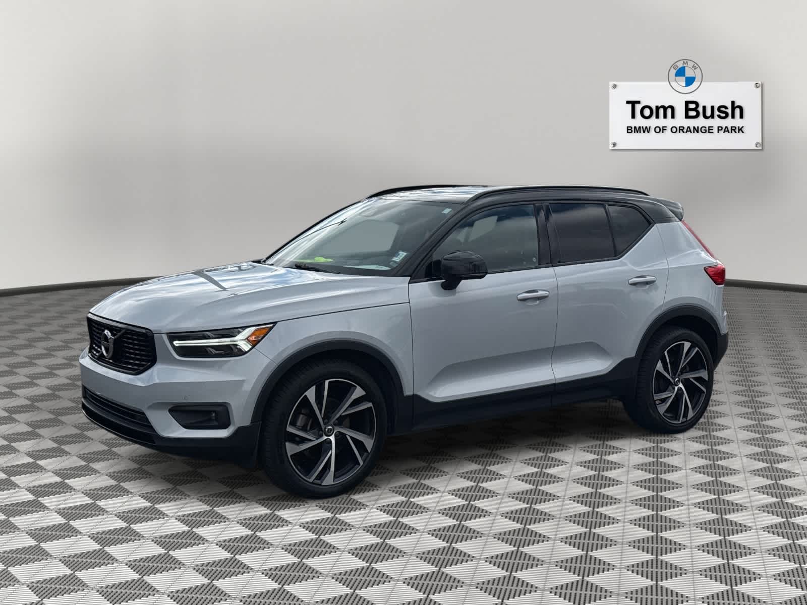 2020 Volvo XC40 R-Design