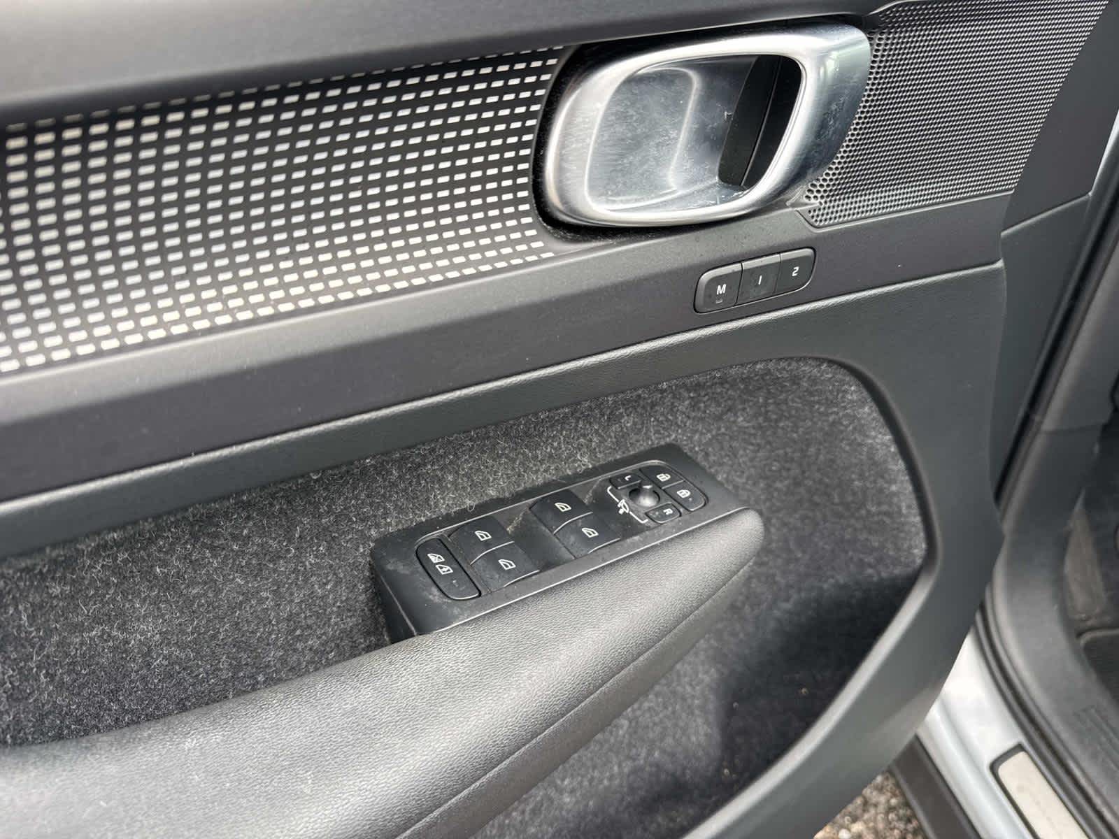 2020 Volvo XC40 R-Design