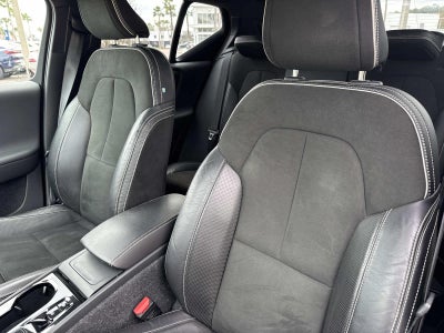 2020 Volvo XC40 R-Design