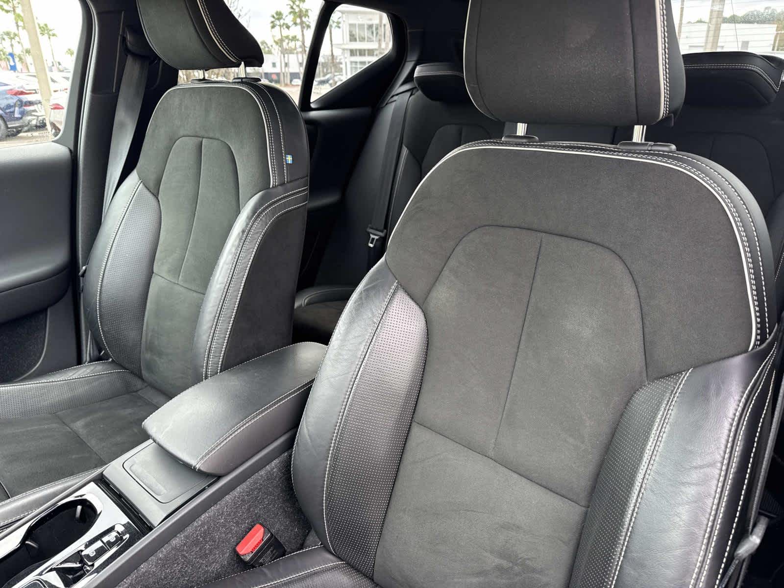 2020 Volvo XC40 R-Design