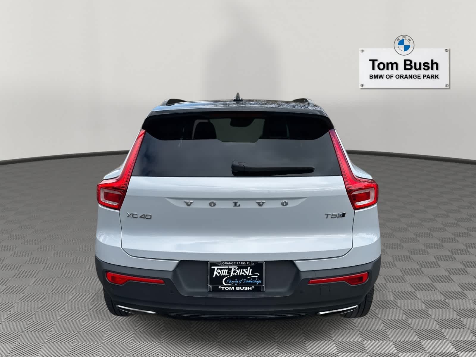 2020 Volvo XC40 R-Design