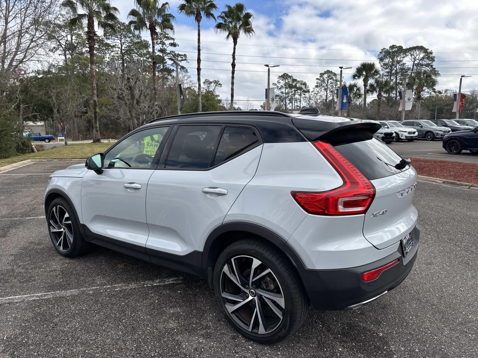 2020 Volvo XC40 R-Design