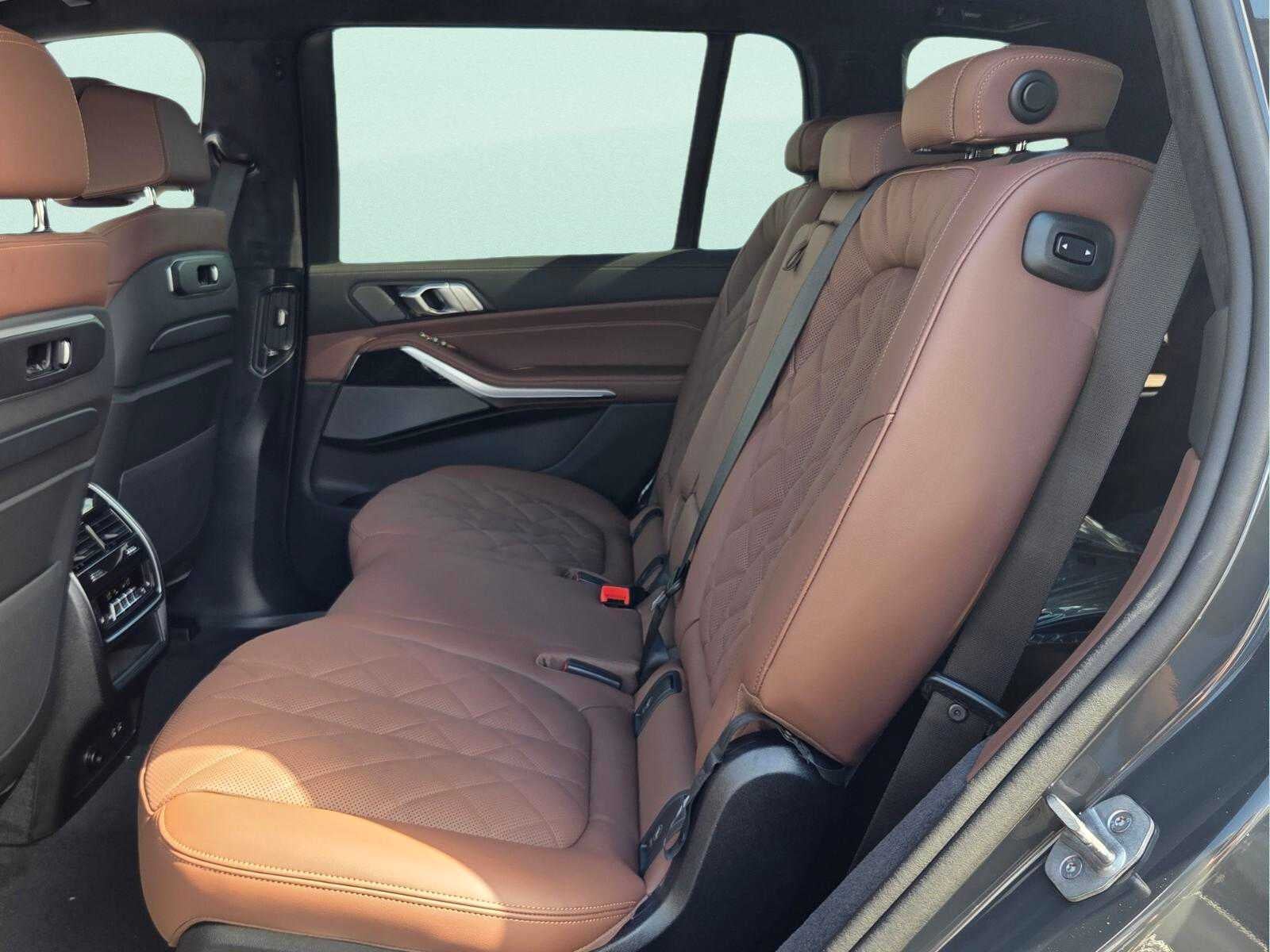 2027 BMW X7 xDrive40i xDrive40i