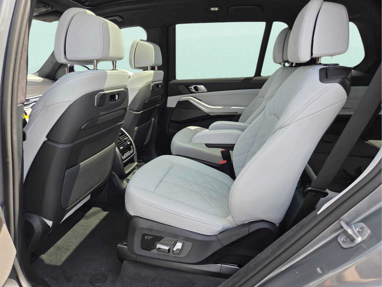 2027 BMW X7 xDrive40i xDrive40i