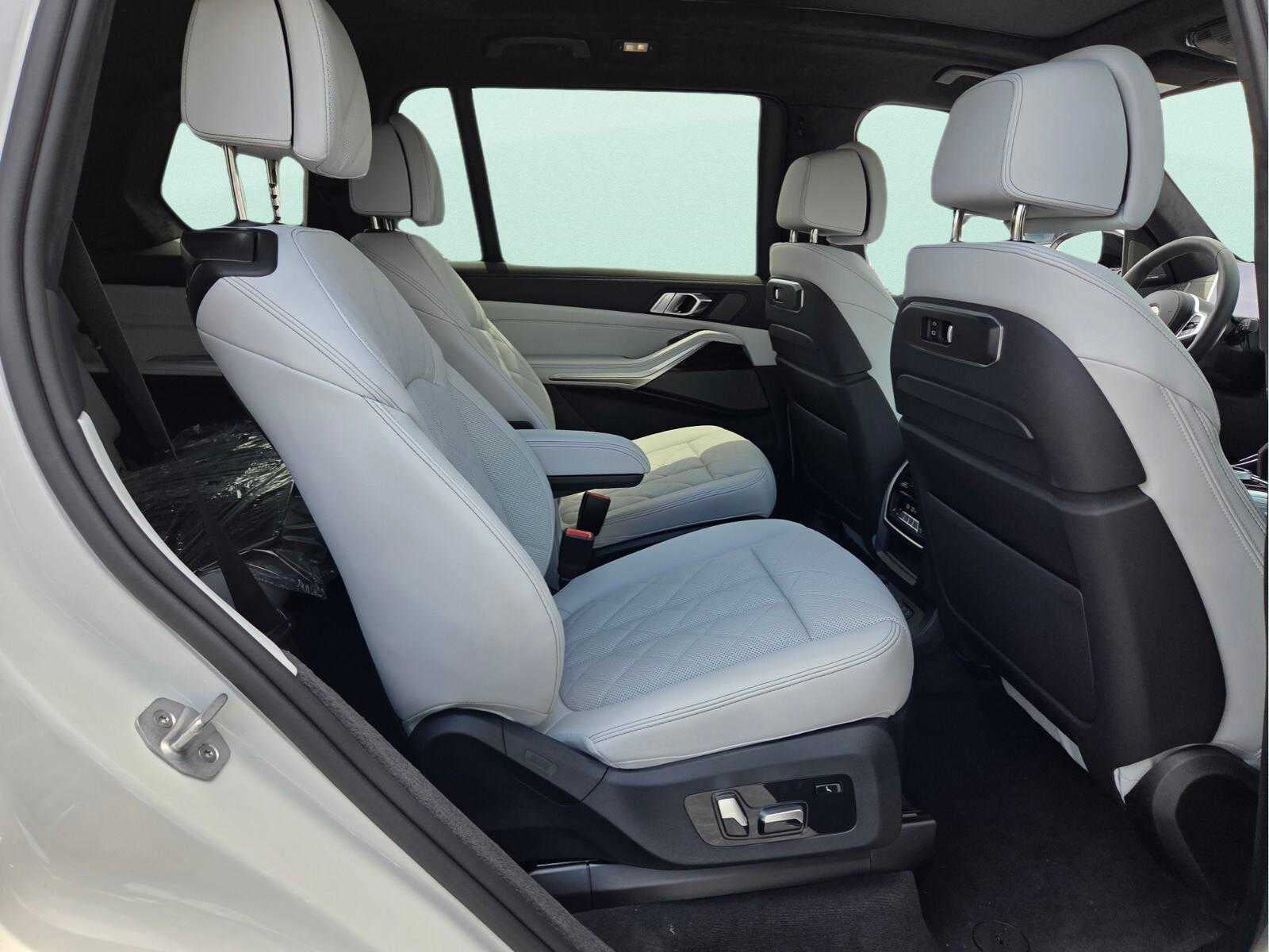 2026 BMW X7 xDrive40i xDrive40i