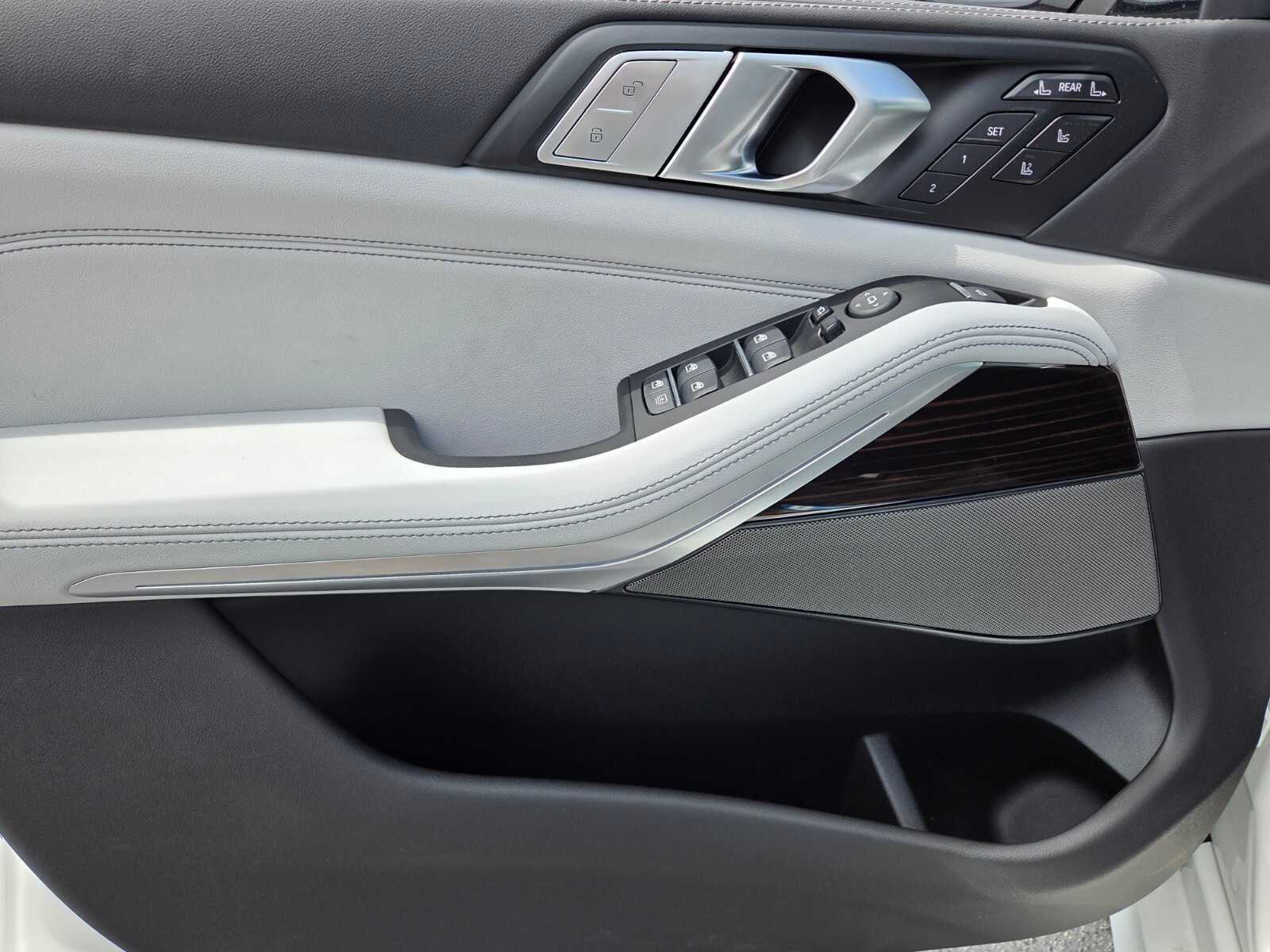 2026 BMW X7 xDrive40i xDrive40i